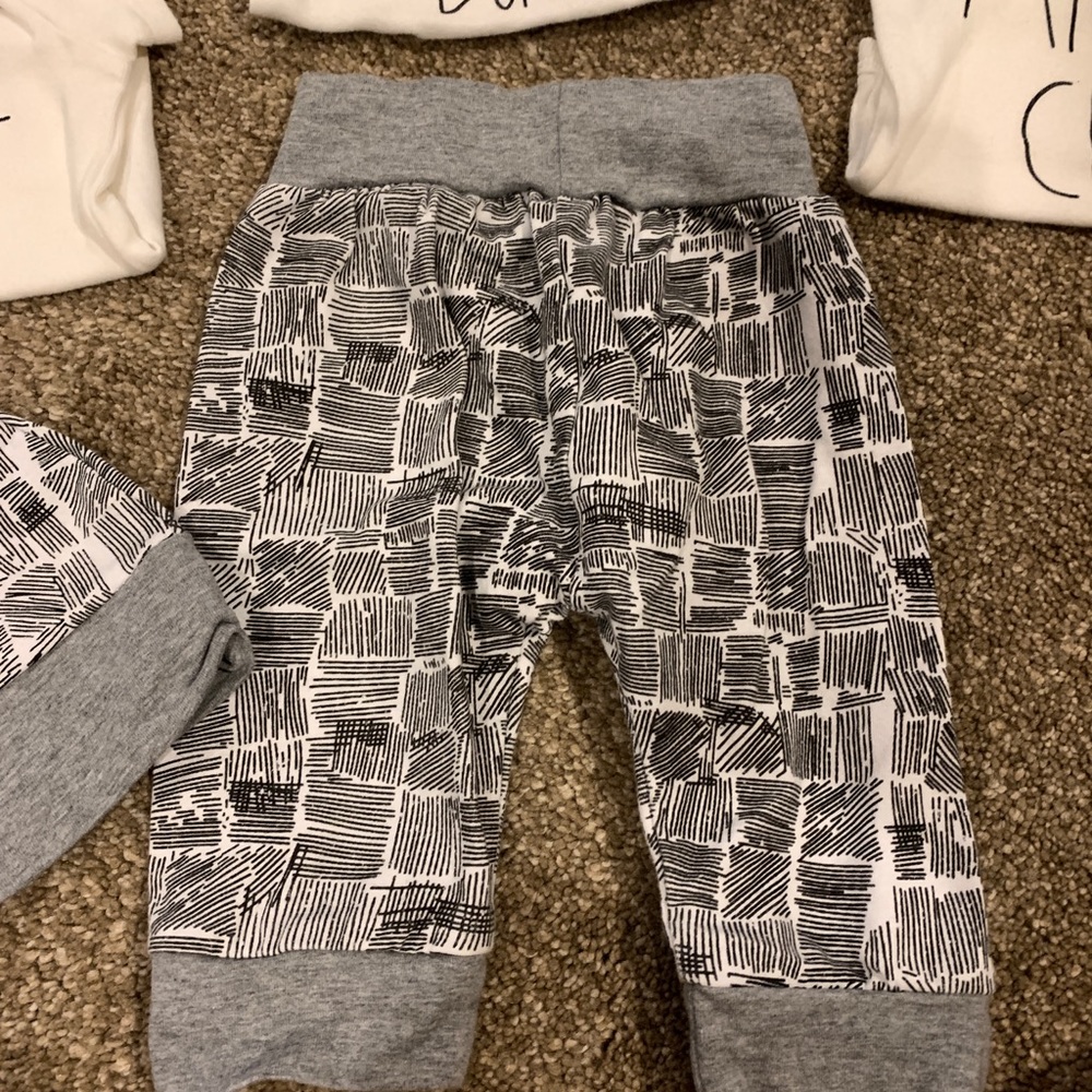 Infant Clothing Set - Picture 2 of 6